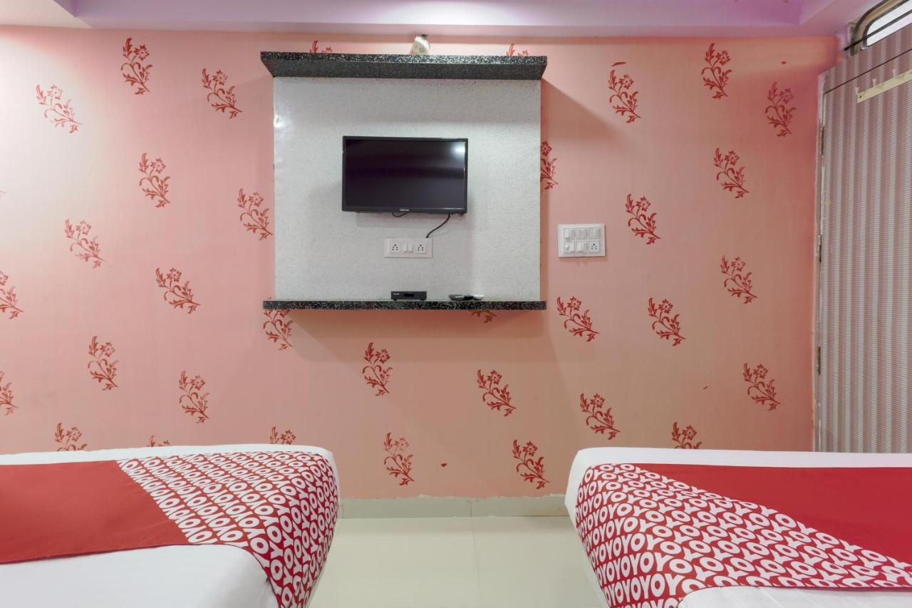 Oyo 45752 Hotel Sb Palace Godarpura Экстерьер фото